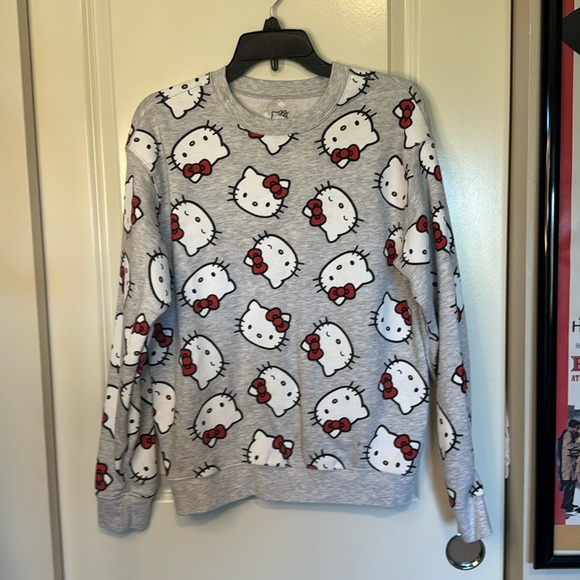 Hello Kitty Sweatshirt gray allover print with red bows crewneck M, Auth… - Picture 1 of 7